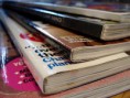 /album/fotogalerie-graficky-design/magazines-stack-jpg/